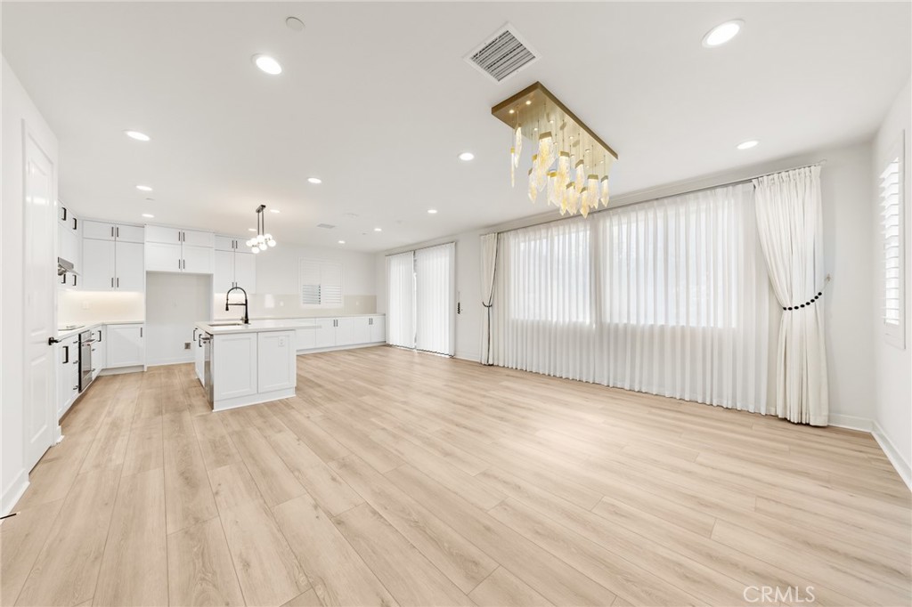8606 Mission Villa Property Photo 4