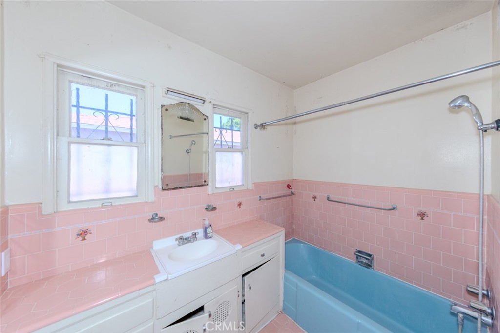 4076 Liberty Boulevard Property Photo 13