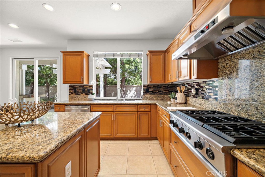 7405 Paloma Drive Property Photo 12