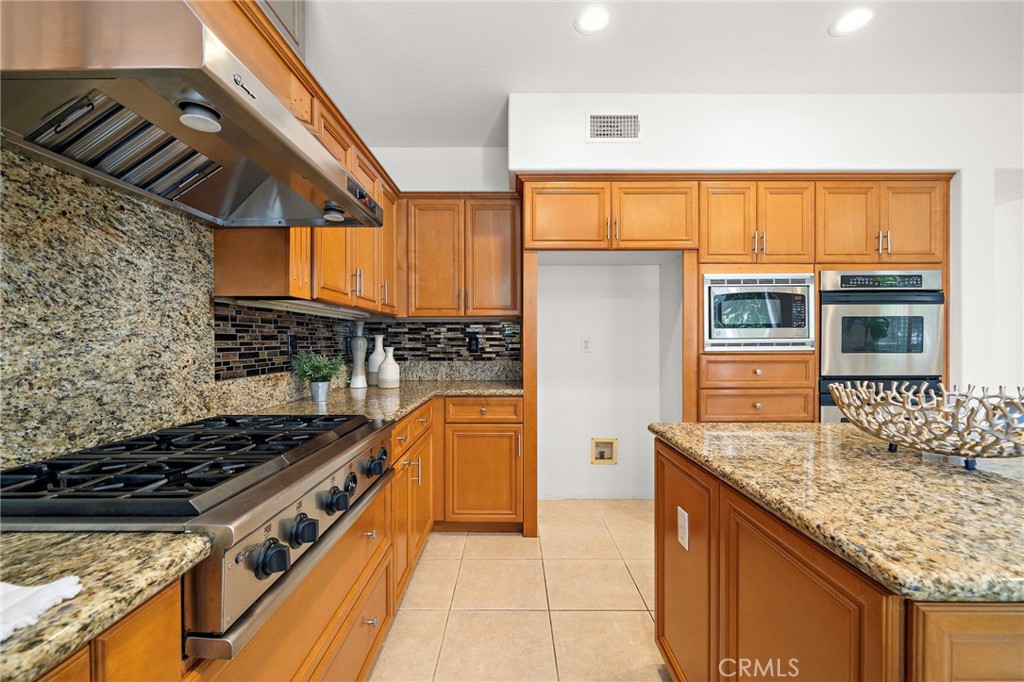 7405 Paloma Drive Property Photo 13