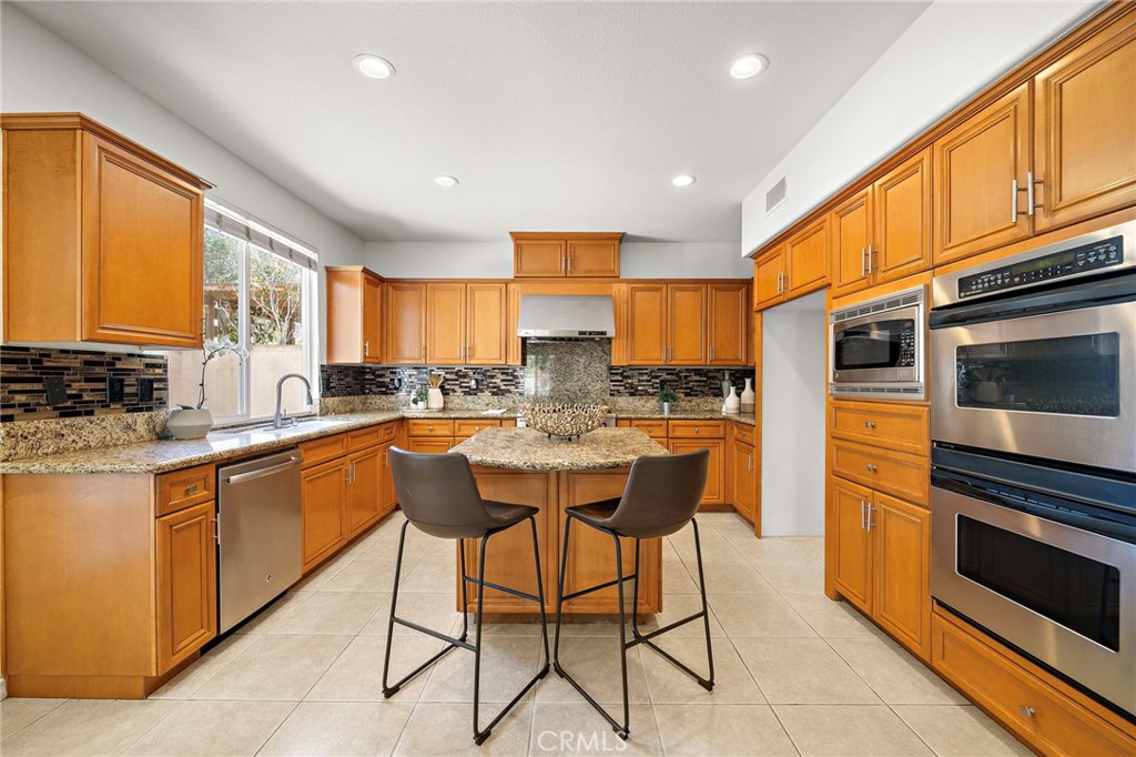 7405 Paloma Drive Property Photo 14