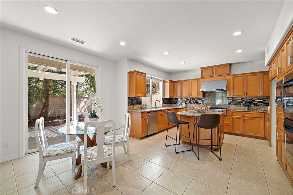 7405 Paloma Drive Property Photo 17
