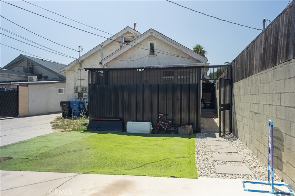 1631 W 38th Property Photo 25