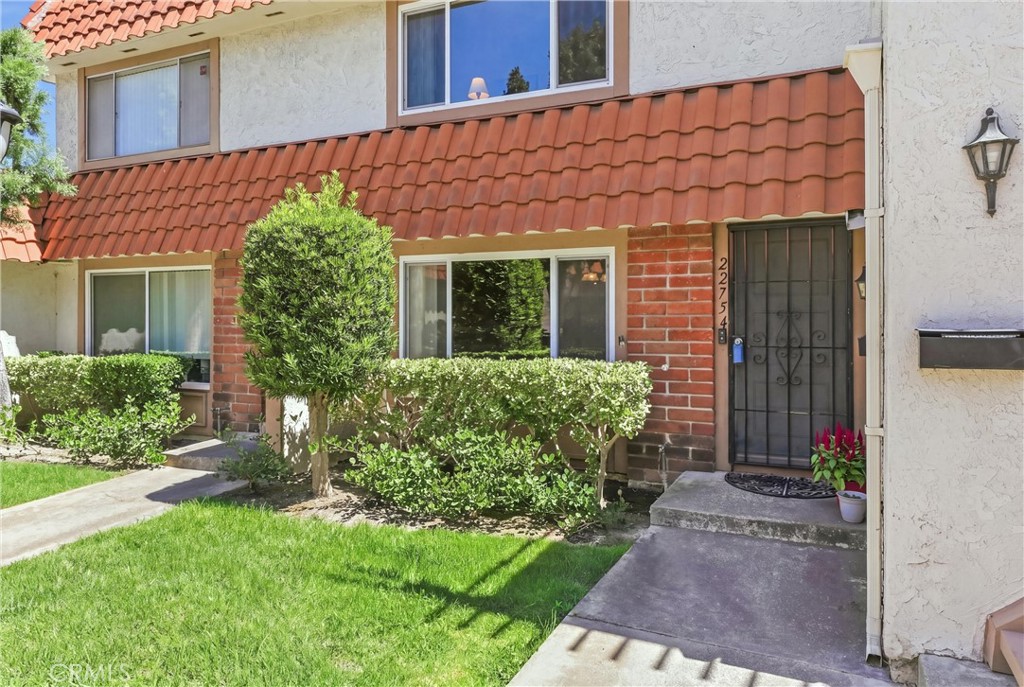 22754 Madrid Property Photo 2