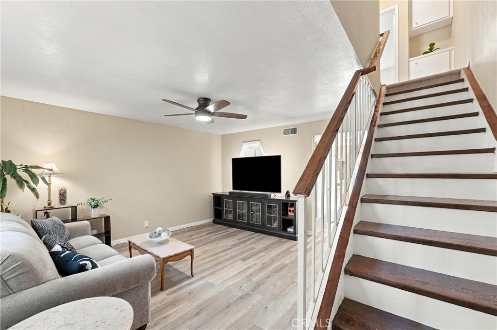 22754 Madrid Property Photo 3