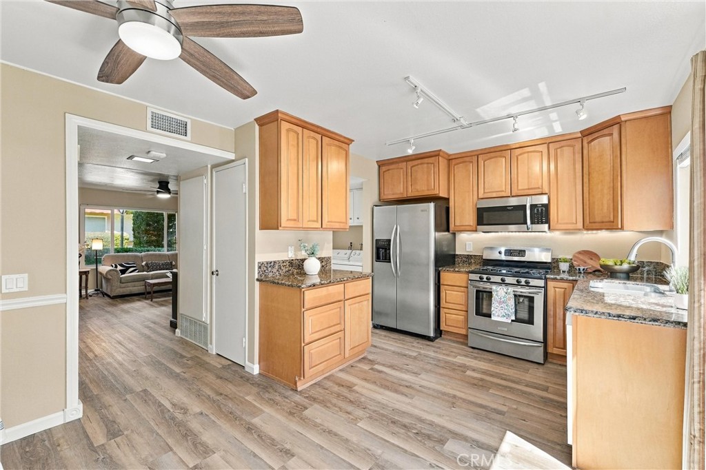 22754 Madrid Property Photo 8