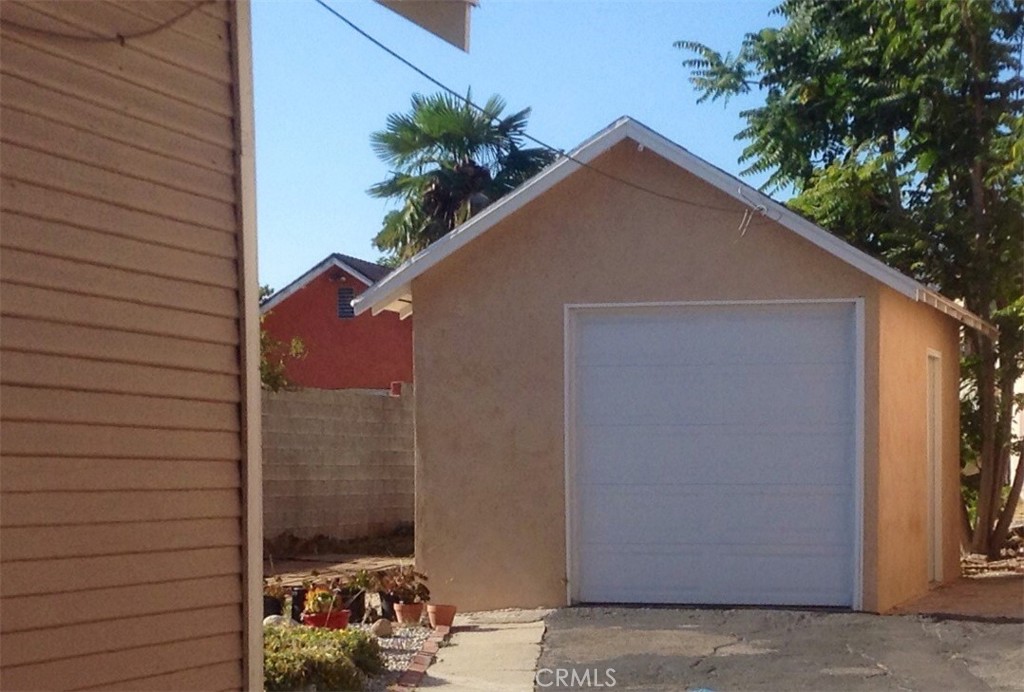 461 Del Monte Street Property Photo 5