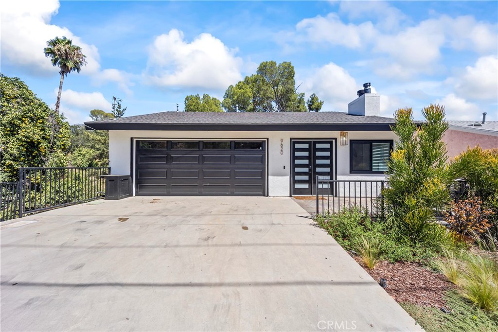 9620 Alene Property Photo 1