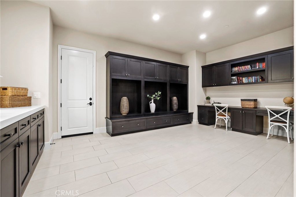 109 Andirons Property Photo 17