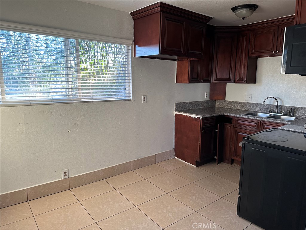 2742 Conejo Property Photo 13
