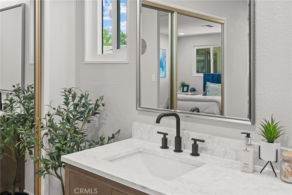 3761 Lake Grove 55 Property Photo 25