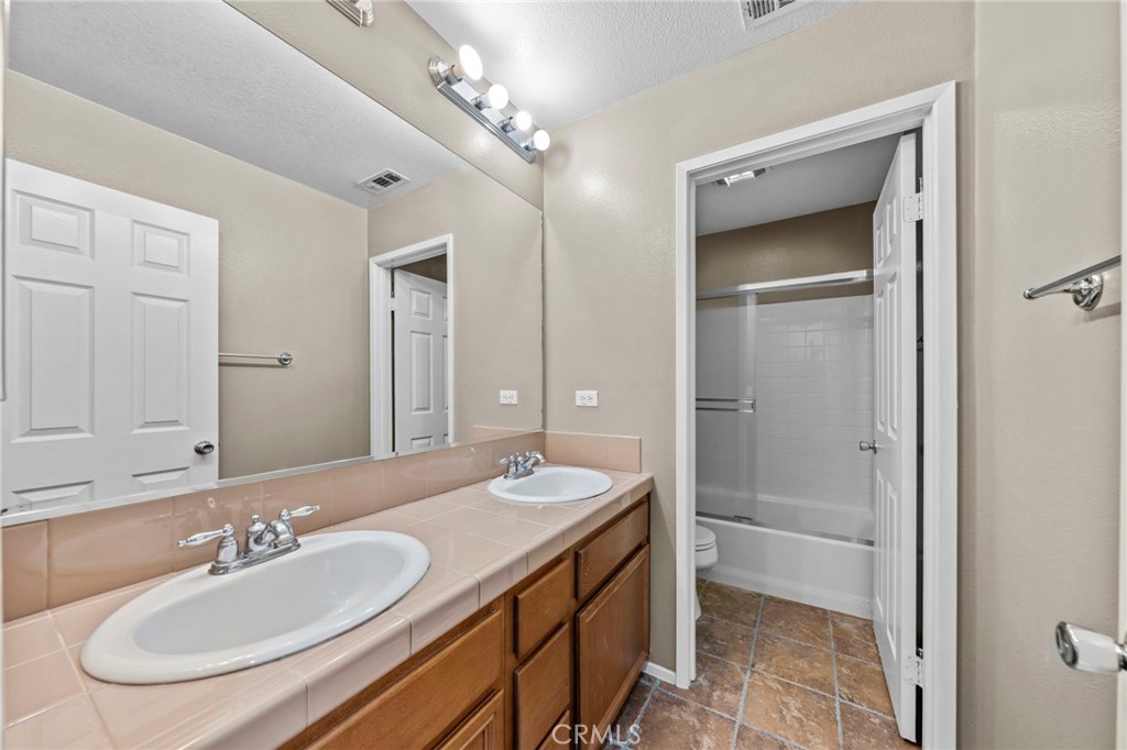 8780 Ussel Property Photo 32