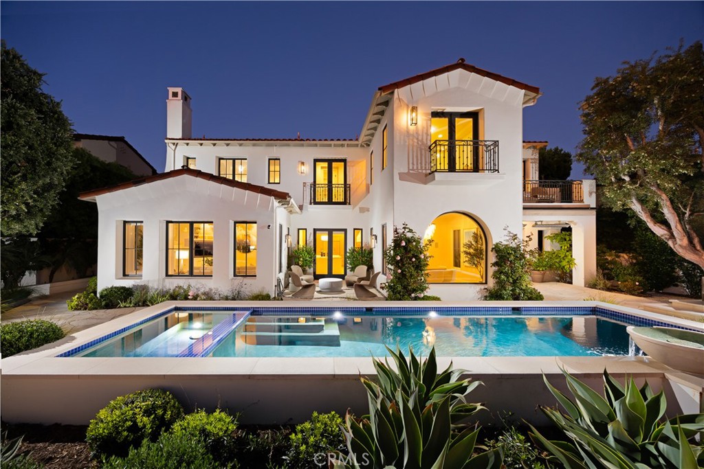 12 Tasman Sea Property Photo