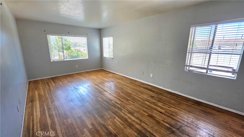 1139 E 67th Street Property Photo 2