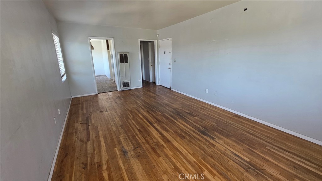 1139 E 67th Street Property Photo 3