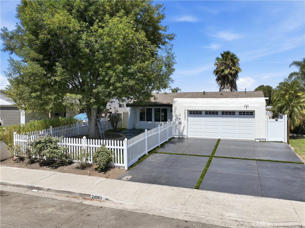 24961 Express Property Photo 2