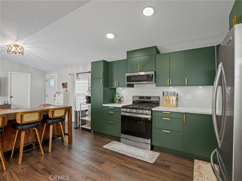 1517 N Newhope Street 76 Property Photo 1