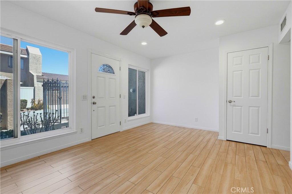 10441 Lee Way Property Photo 5