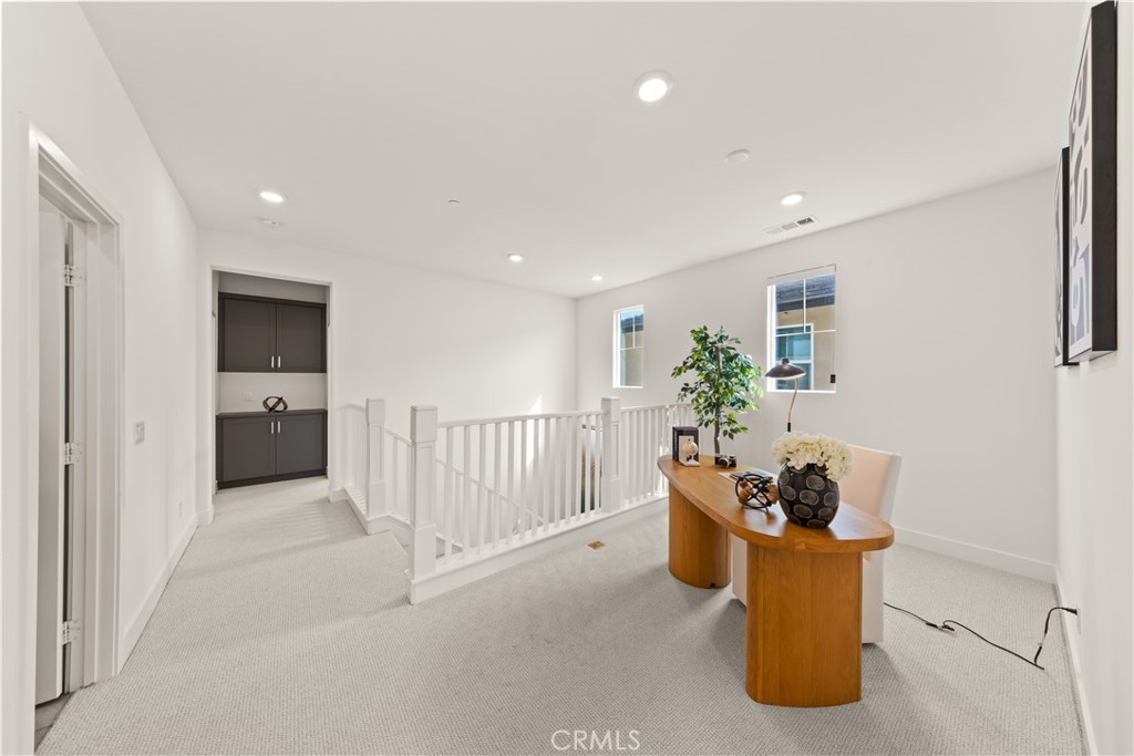 372 Baluster Property Photo 19