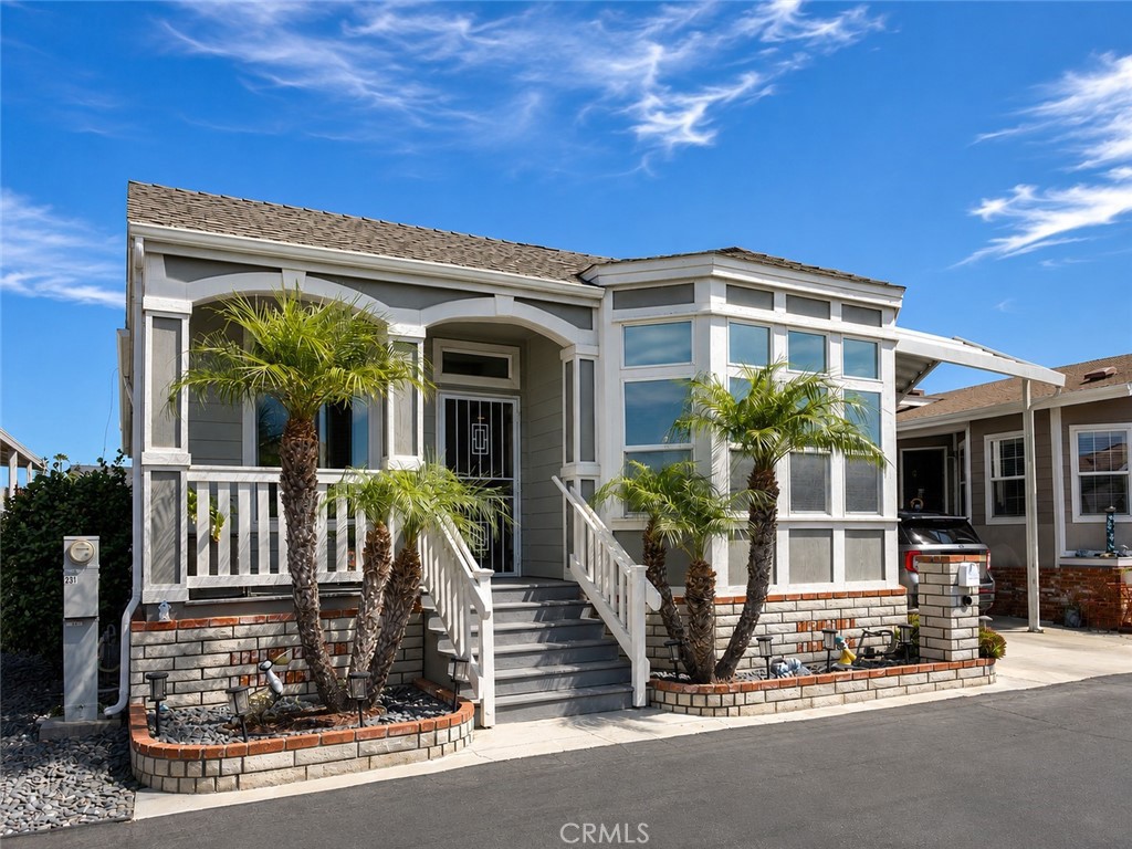 237 Albatross Property Photo 1