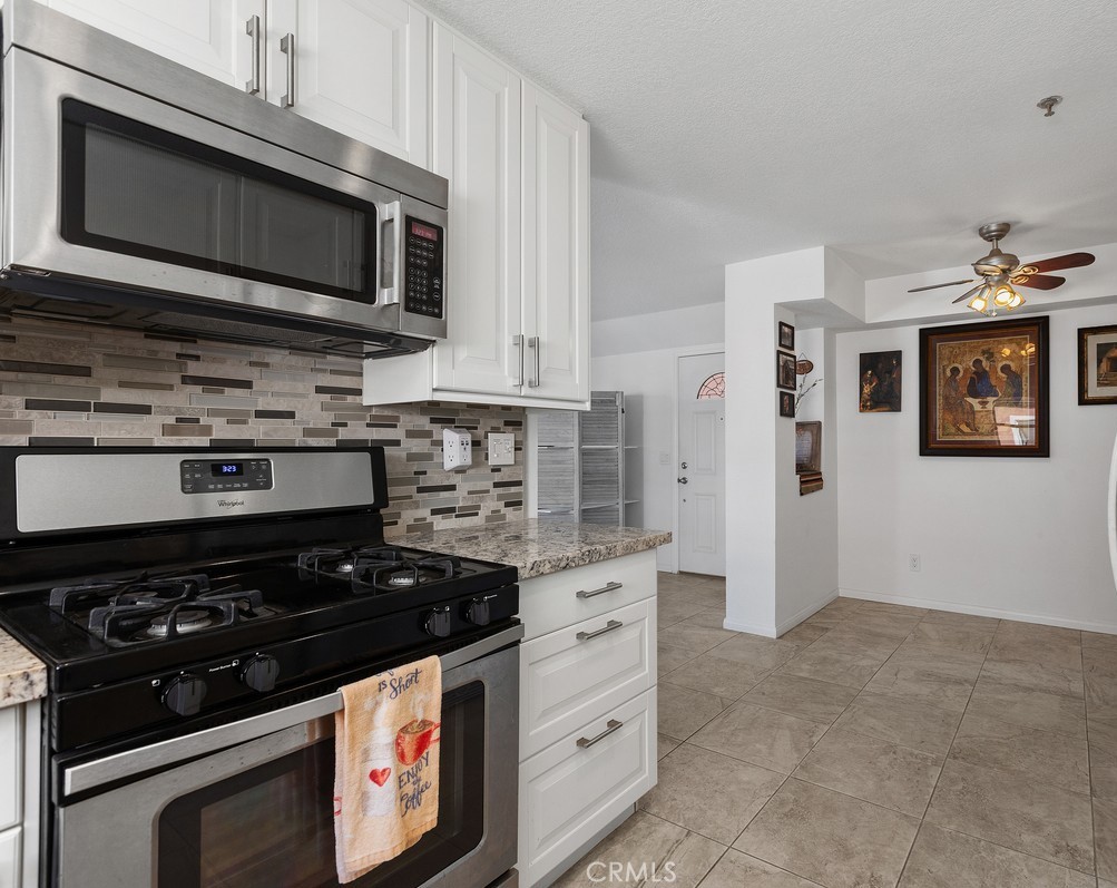 409 Utica D43 Property Photo 4