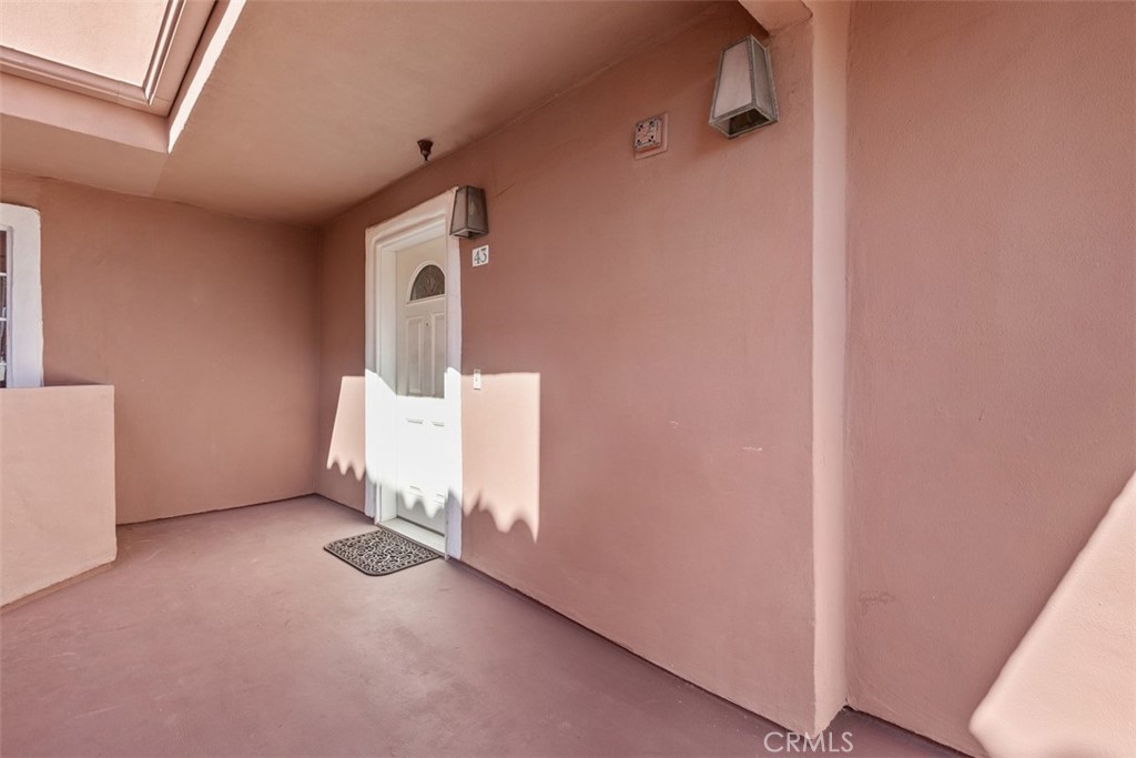 409 Utica D43 Property Photo 6