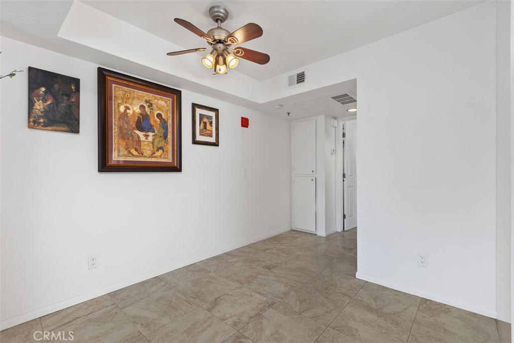 409 Utica D43 Property Photo 15