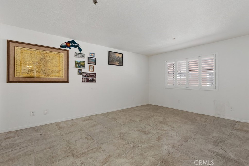 409 Utica D43 Property Photo 17