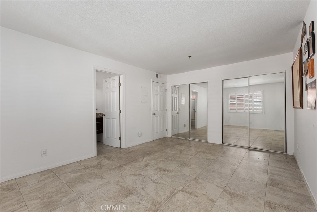 409 Utica D43 Property Photo 18