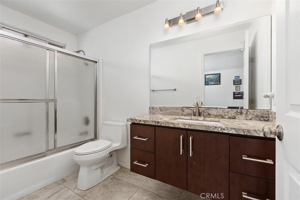 409 Utica D43 Property Photo 19
