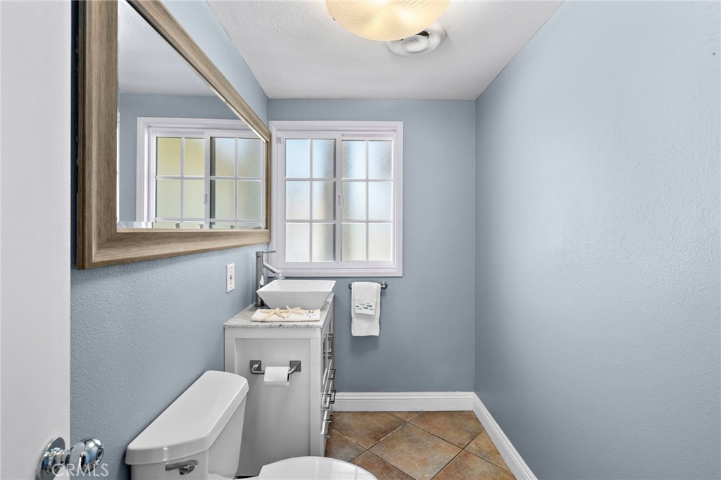 25042 Greenbay Drive Property Photo 13