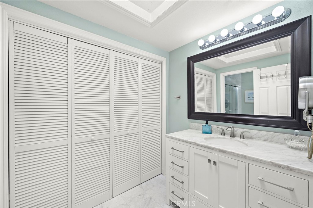 25042 Greenbay Drive Property Photo 16