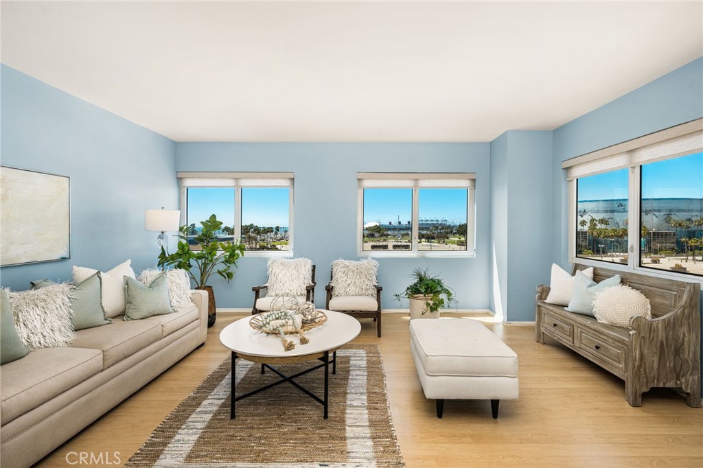 525 E Seaside 403