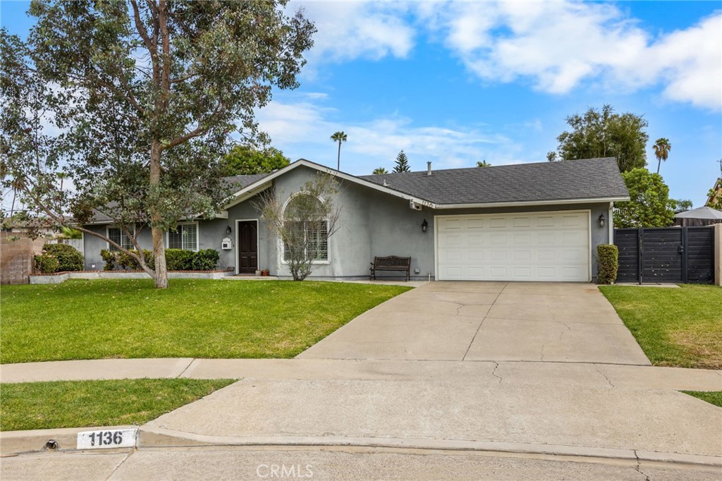 1136 Nottingham Way Property Photo 3