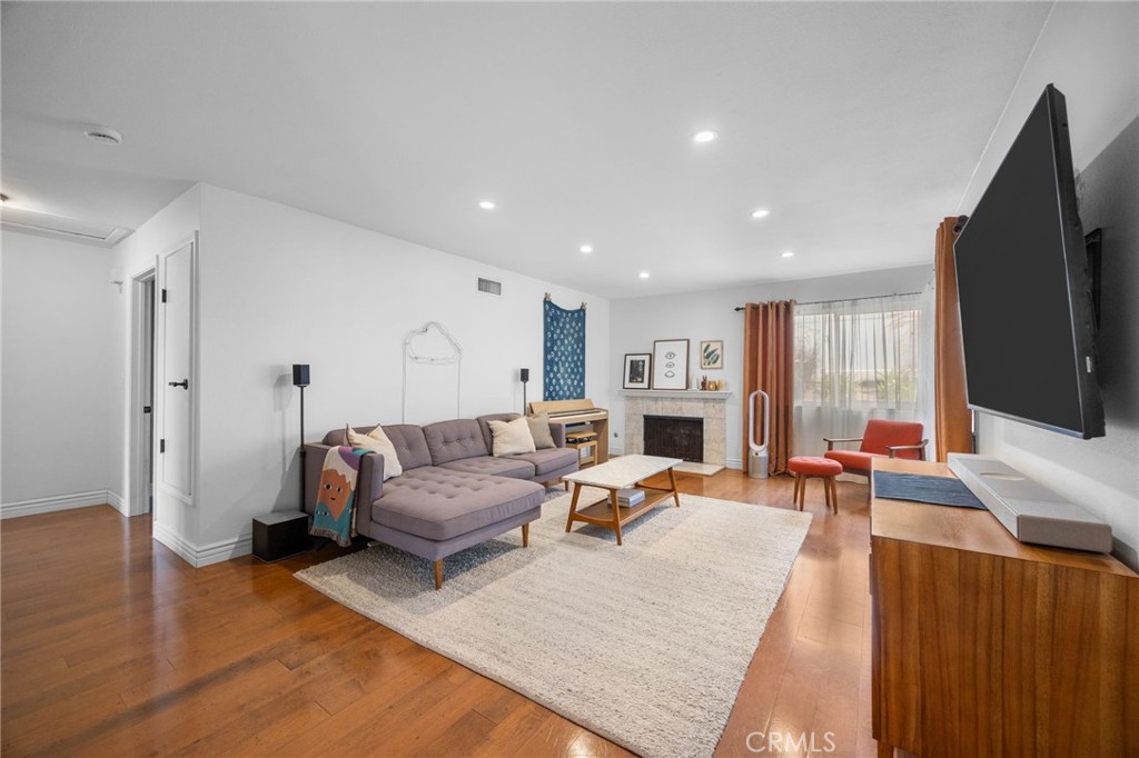 1136 Nottingham Way Property Photo 15