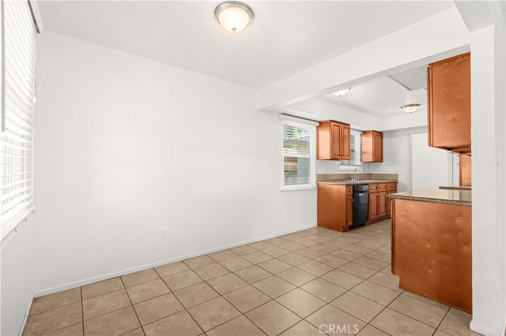 7557 Toyon Avenue Property Photo 7
