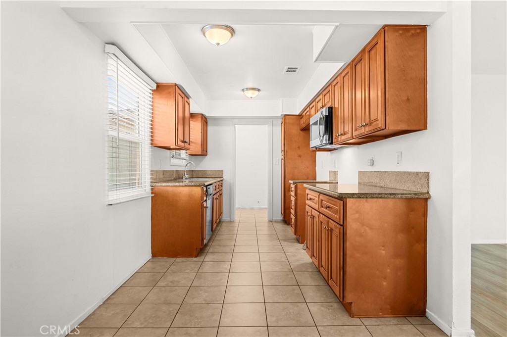 7557 Toyon Avenue Property Photo 8