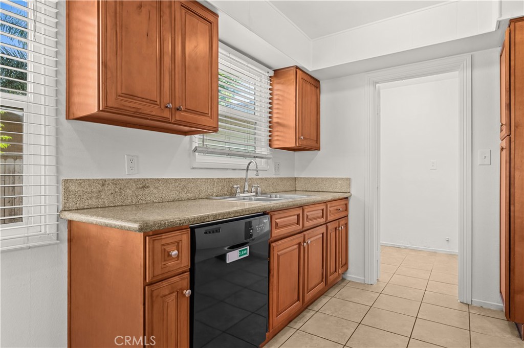 7557 Toyon Avenue Property Photo 10