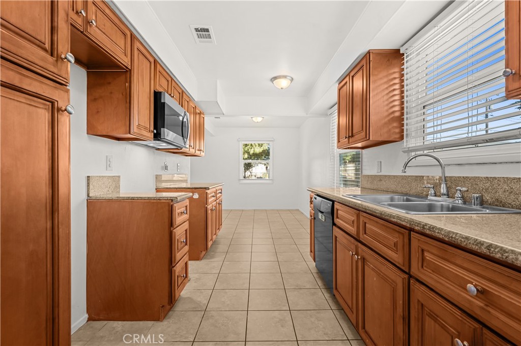 7557 Toyon Avenue Property Photo 11