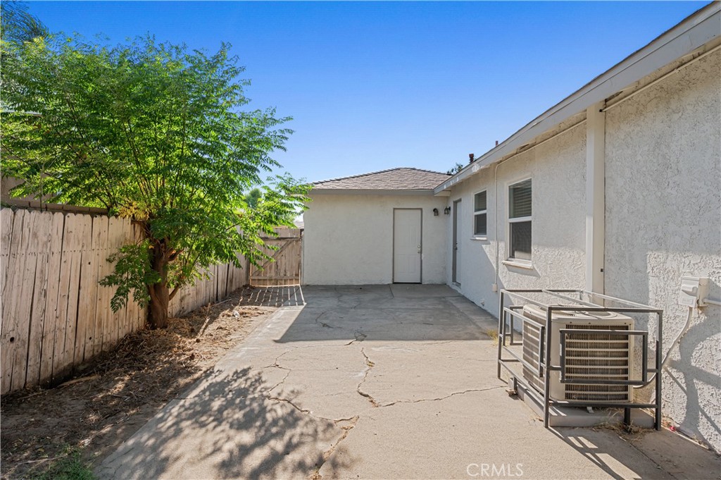 7557 Toyon Avenue Property Photo 27