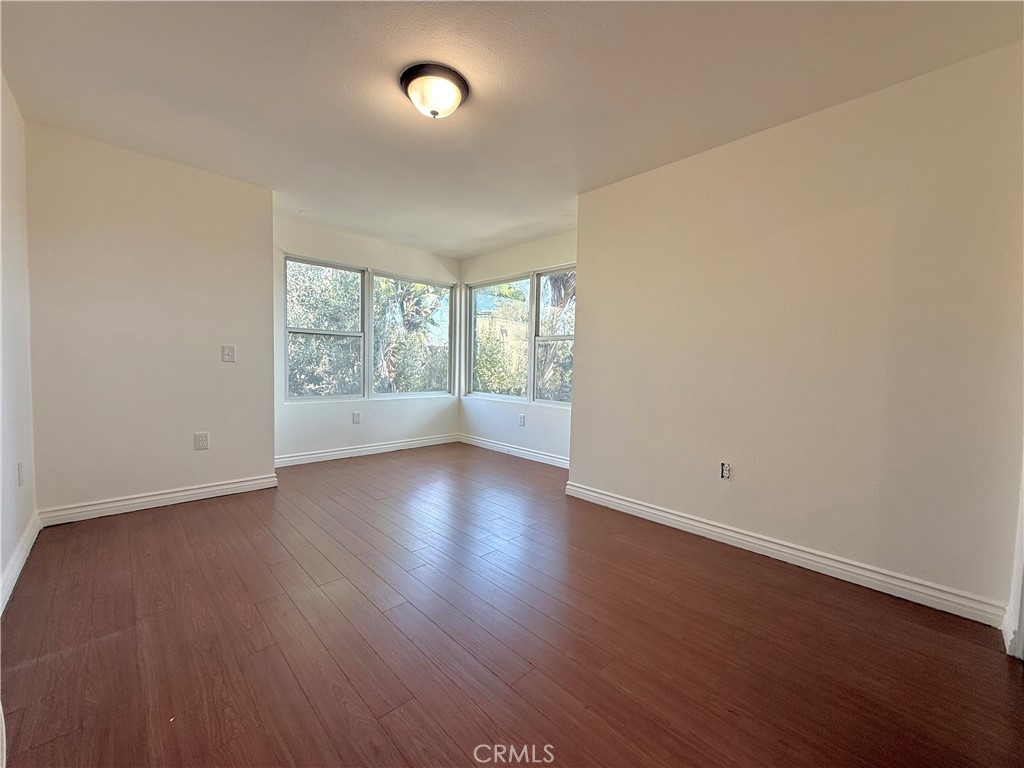 323 E Dayman 3 Property Photo 6