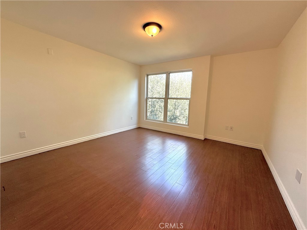 323 E Dayman 3 Property Photo 10