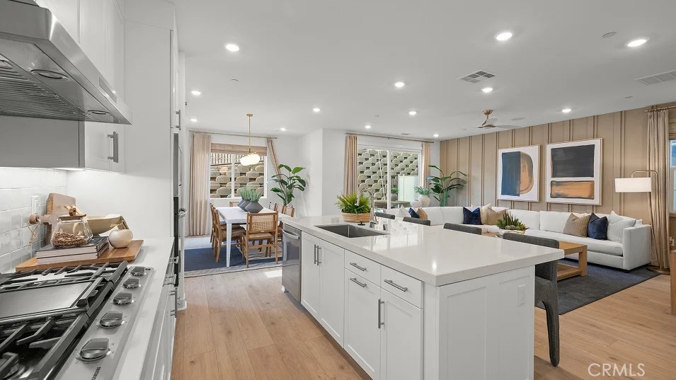 2028 Pyrenes Place Property Photo 4