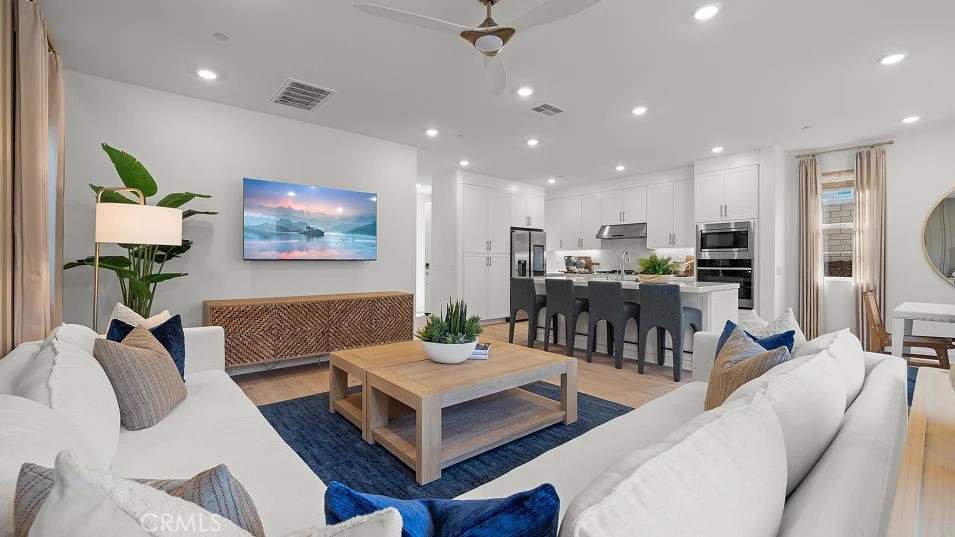 2028 Pyrenes Place Property Photo 8