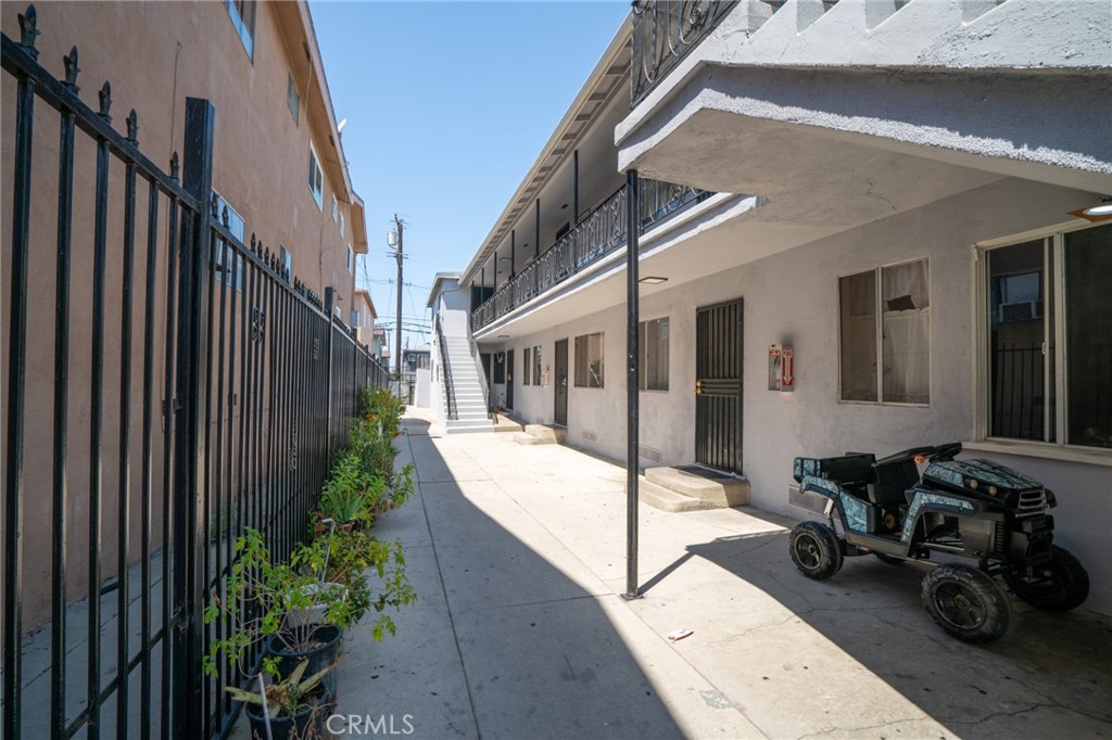 1425 Cedar Avenue Property Photo 2