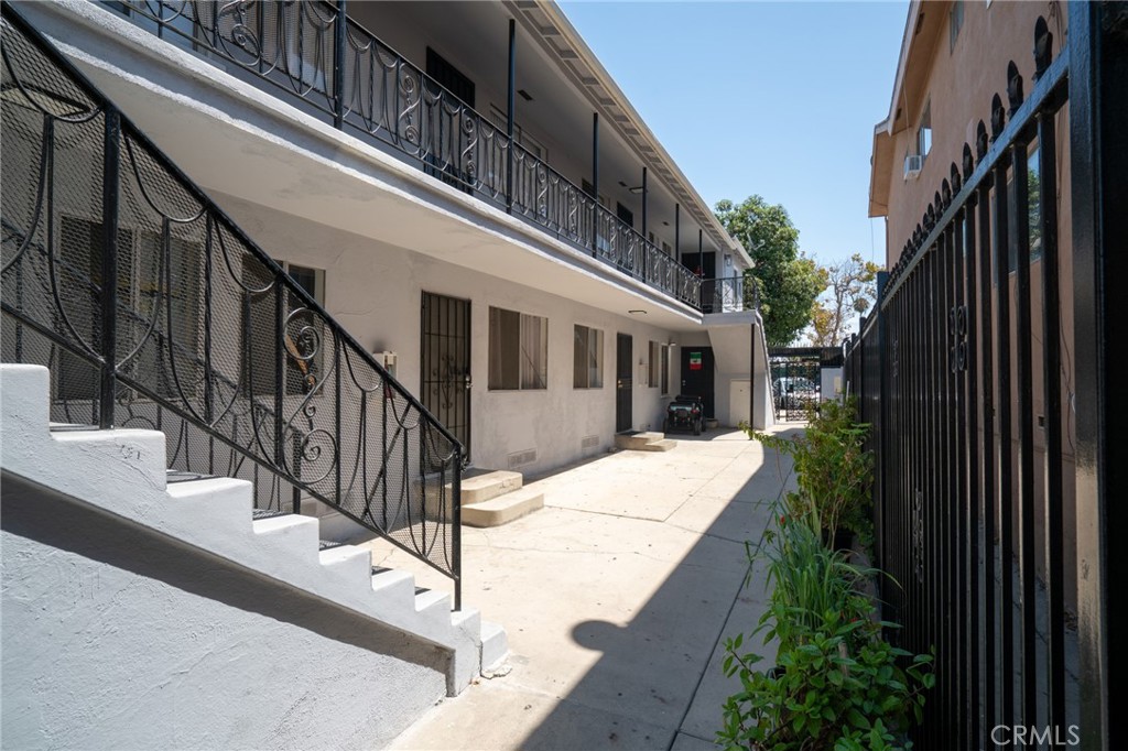 1425 Cedar Avenue Property Photo 3