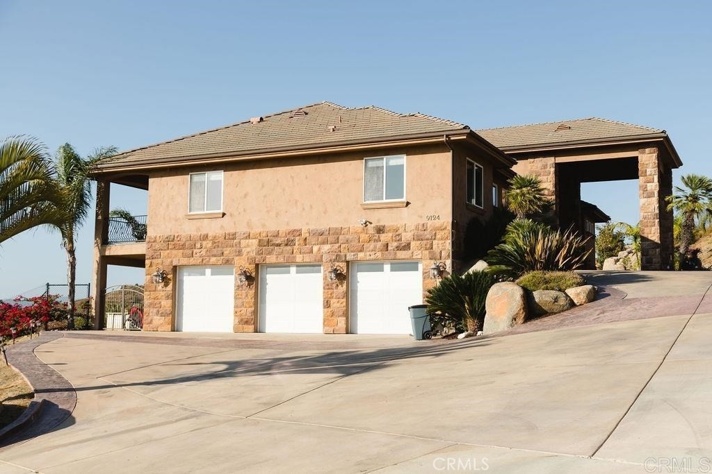 9124 Shadow Hill Property Photo 6