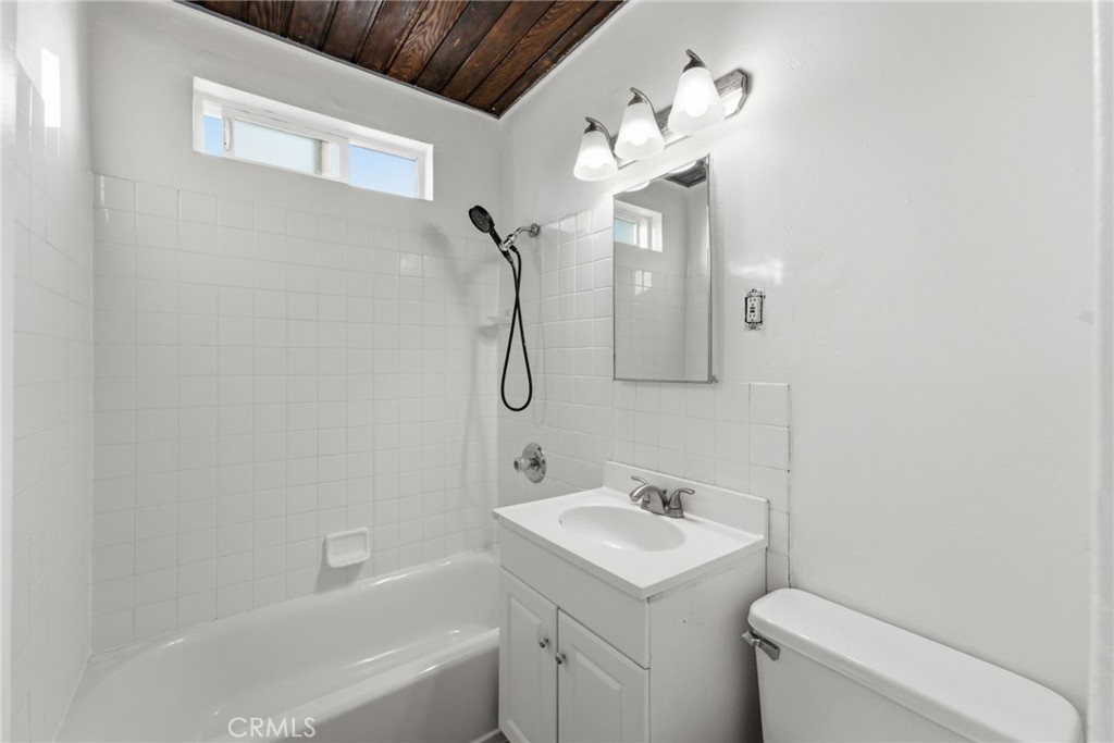 5161 W. Point Loma Blvd Property Photo 9