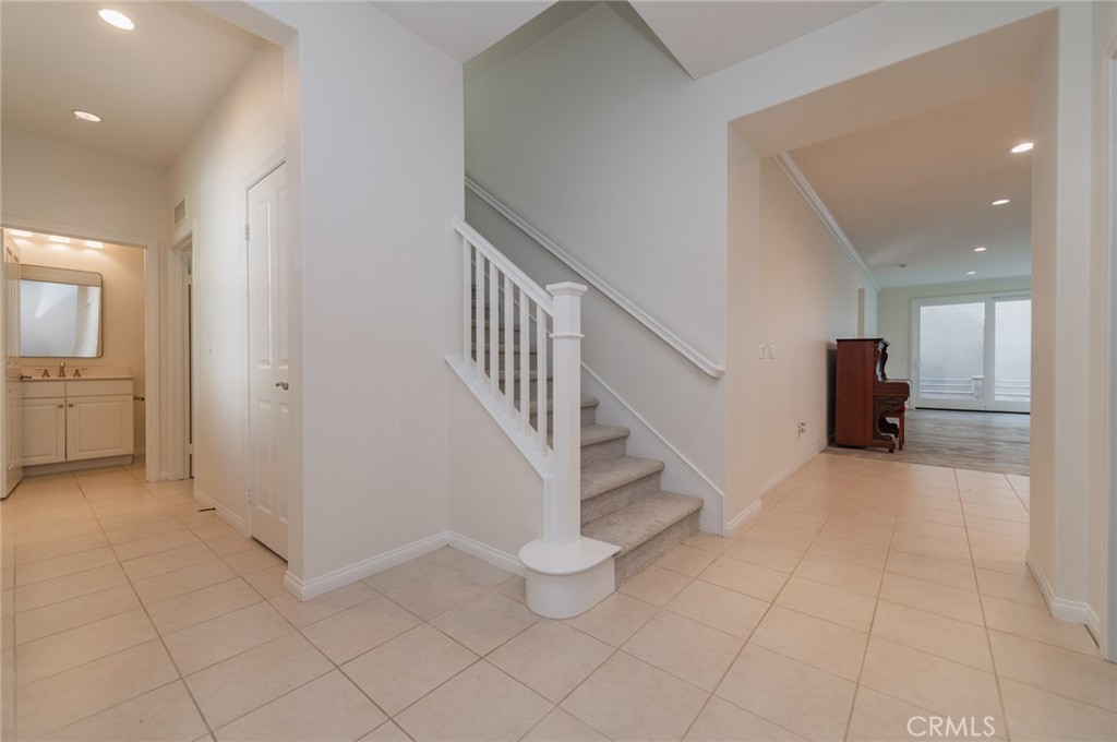 57 Sable Property Photo 4
