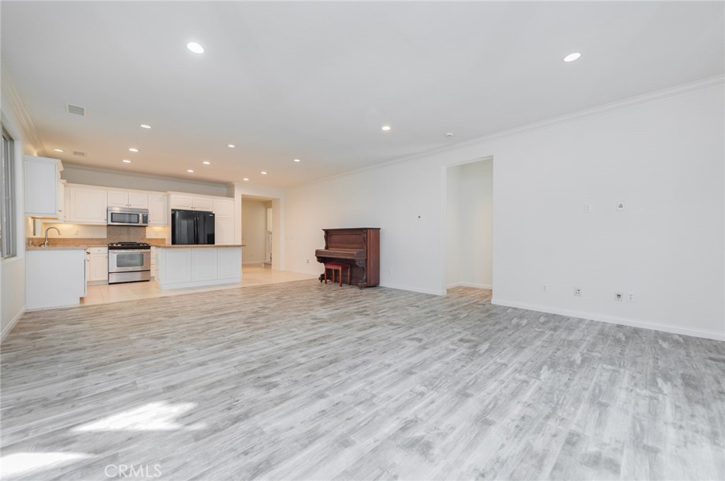 57 Sable Property Photo 9